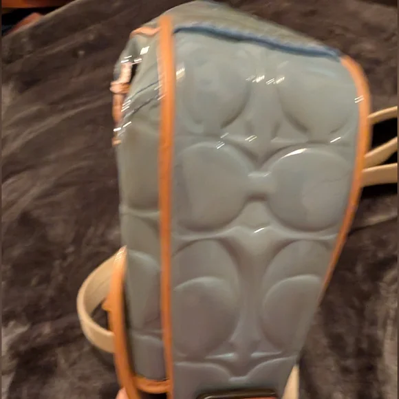 Coach patent Leather Quilted Blue and Tan Crossbody Bag In Good Shape! - Picture 5 of 11